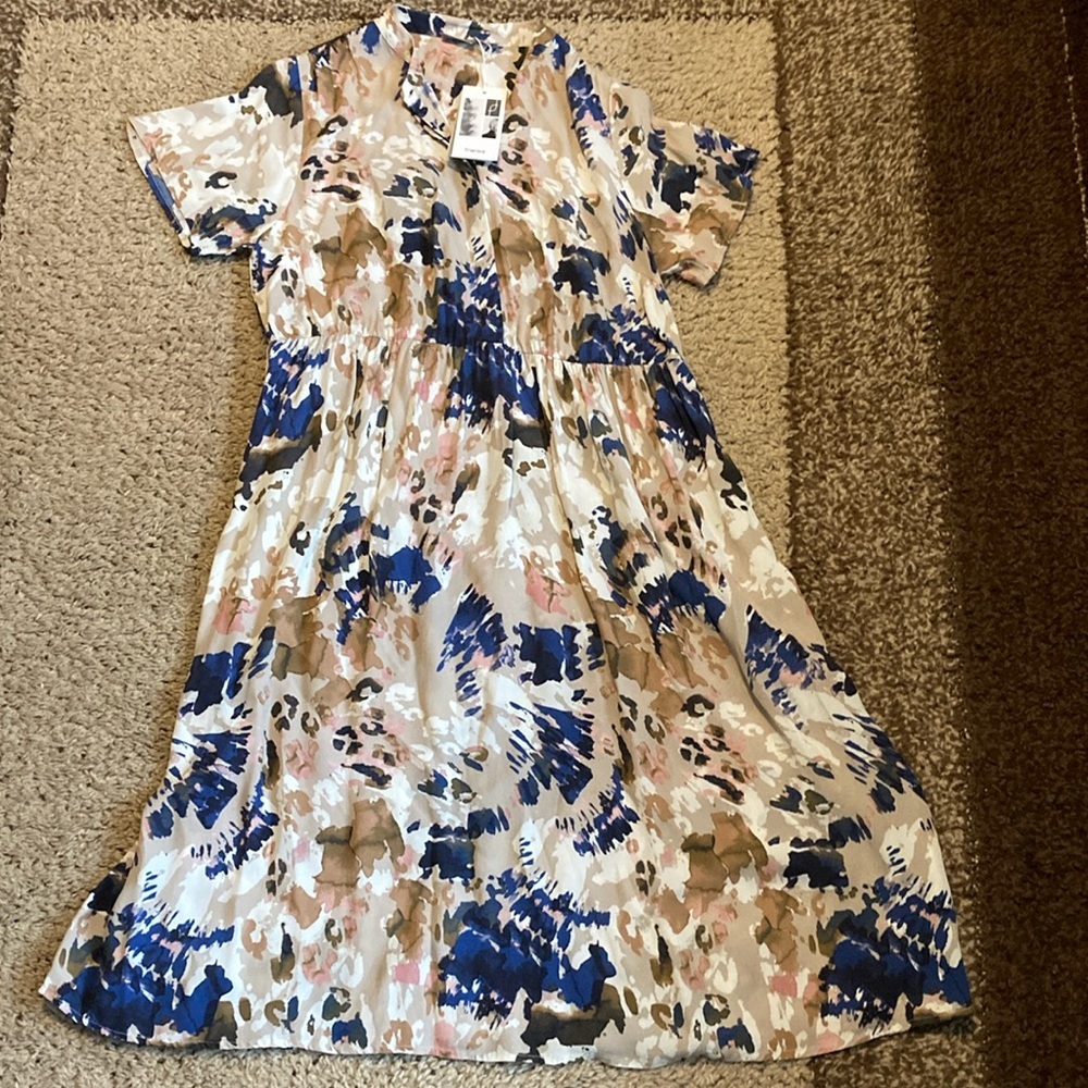 NWT fransa multicolour short sleeve flowy dress with pockets.